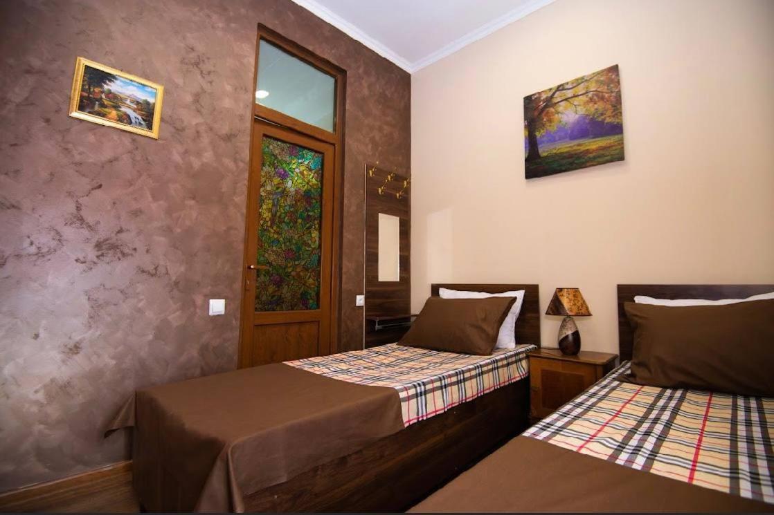 Hotel U Ashota Ereván Exterior foto